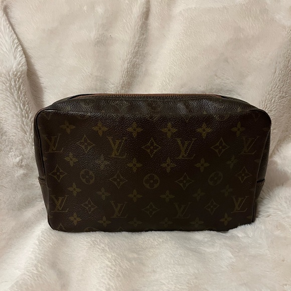 Louis Vuitton Handbags - Louis Vuitton Vintage Trousse Toiletry Pouch Monogram 28